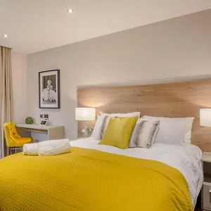 Dwell Living Apartahotel